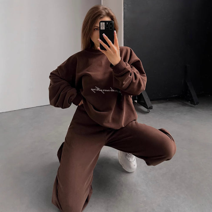 Kvindernes komfortable og stilfulde sweater med elastisk talje Skovae