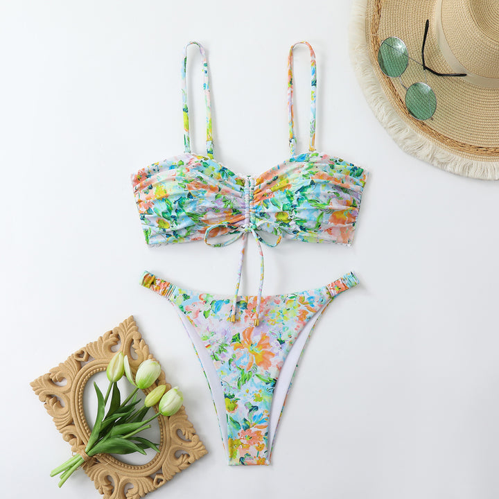 Dame Bikini-sæt med raffineret flæse-design og høj benudskæring Stilla