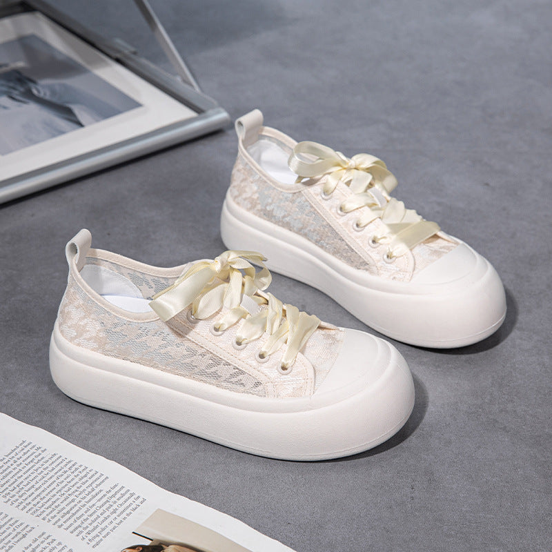 Dame Behagelige Plateau-Sneakers med elegant spids-overflade og moderigtig satin-snøring Stilla
