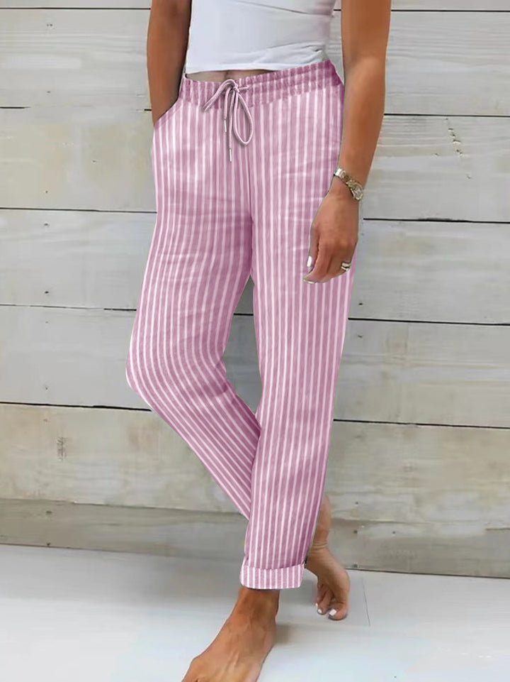 Dame fritidshose med trendy stribet mønster og elastisk talje Stilla