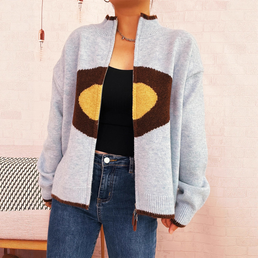 Kvinders hyggelige strikket sweater med lynlås og unikt design Stilla