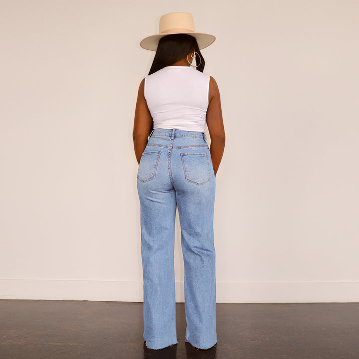 Dame Bredskåret jeans med mode Ripped-detaljer og høj talje Stilla