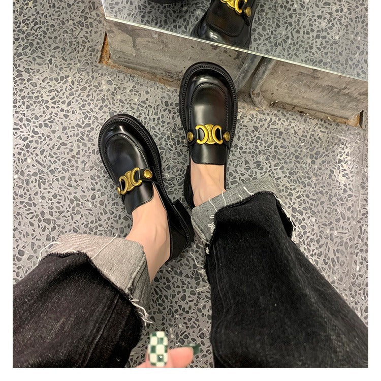 Dame elegante og moderne loafers med metal-detaljer Stilla