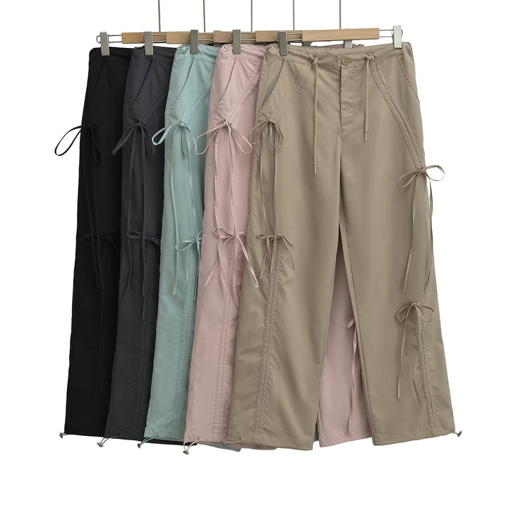 Dame moderigtig High-Waist Cargo-bukser med justerbar snørrelukning og praktiske sidelommer Stilla