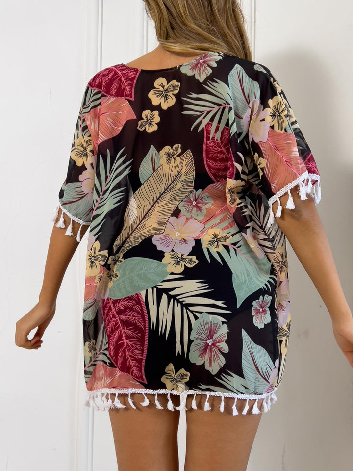 Dame kimono med blomsterdesign og frynset kant Stilla