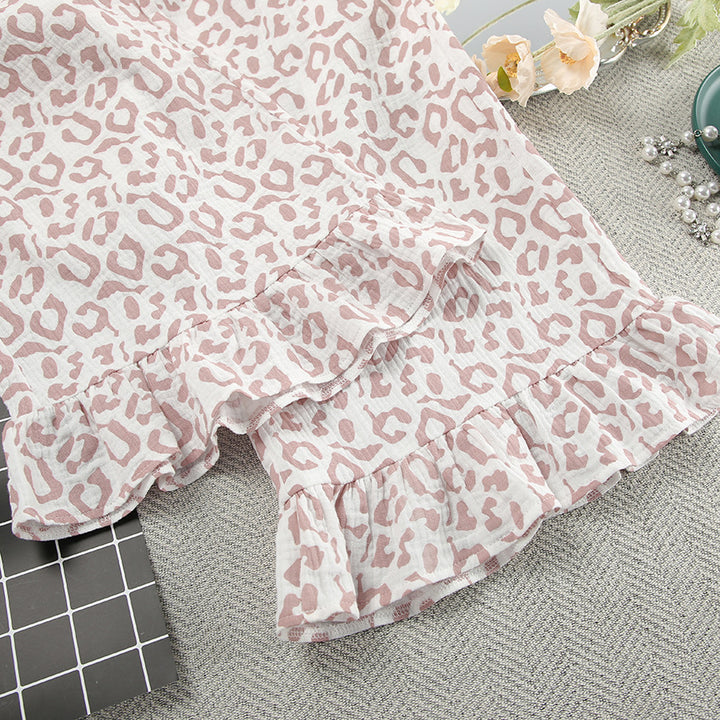 Dame loungewear-sæt med moderne leopardmønster og komfortable detaljer Stilla