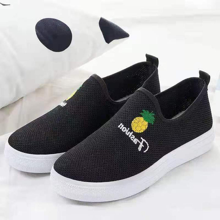 Femme Let Mesh Slip-On Sneakers med sjov broderi Stilla