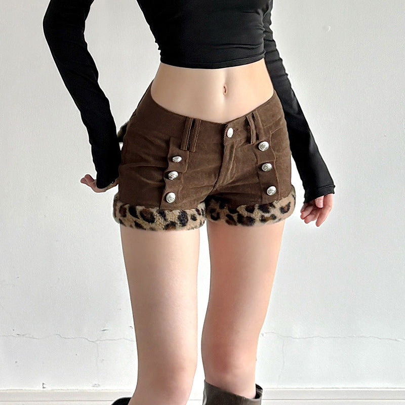 Dame modische shorts aus cord mit kragenfransen und dekorativen knöpfen Skovae