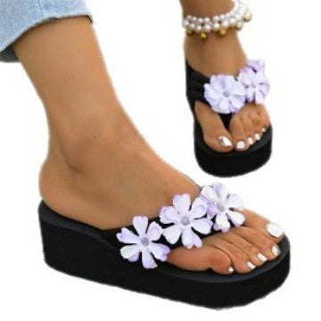 Dame toe-separer sandaler med blomstrede applikationer og komfortabel kilehæl Stilla