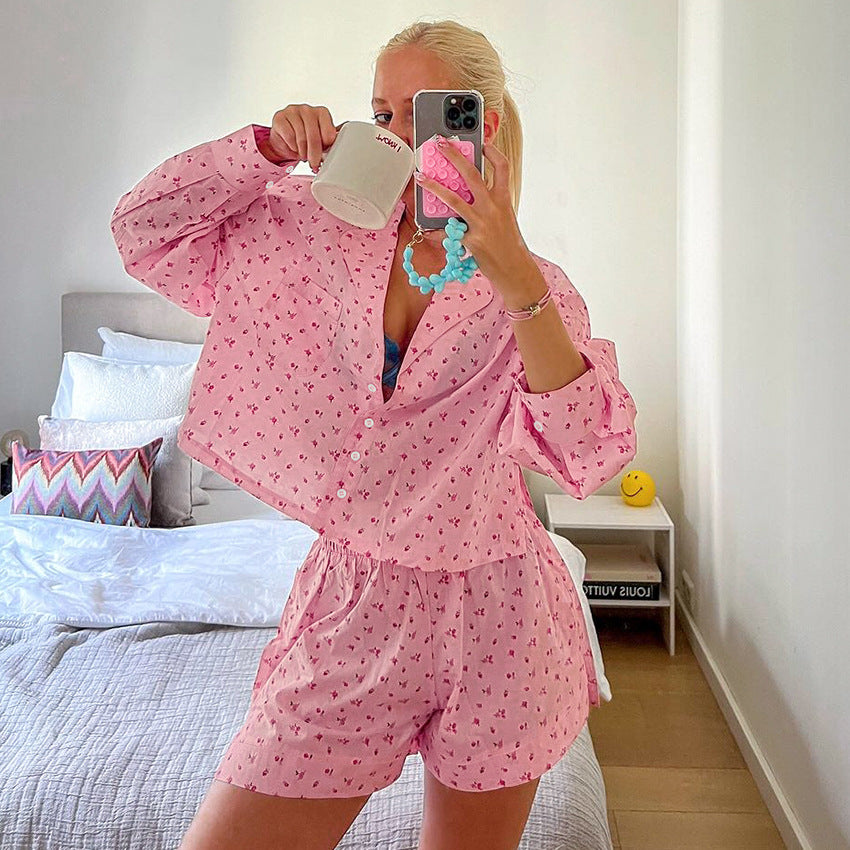 Dame pyjamasæt med blomsterprint og løs pasform Stilla