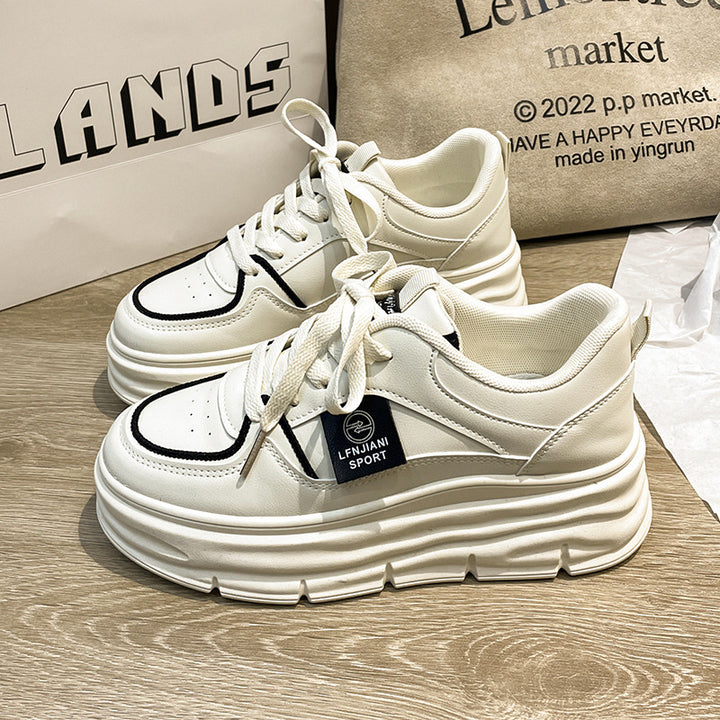 Dame Chunky Sneakers med komfortabelt såleprofil og farverige accenter Stilla