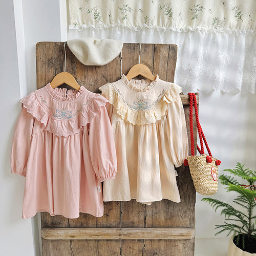 Pige vintage-inspireret flæsekjole med broderi Stilla