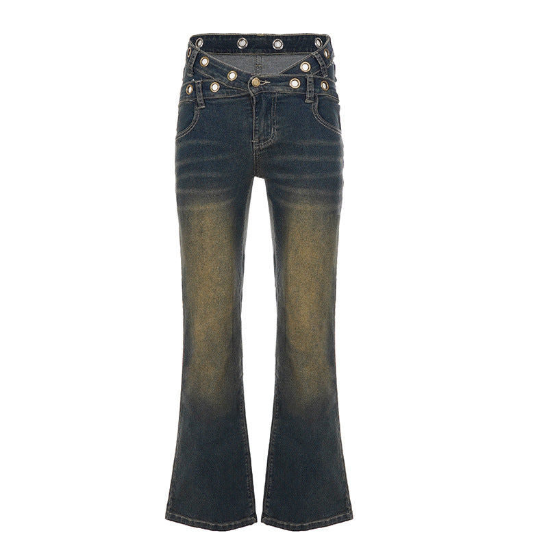 Dame løse jeans med moderne snit og unikke knapdetaljer Skovae