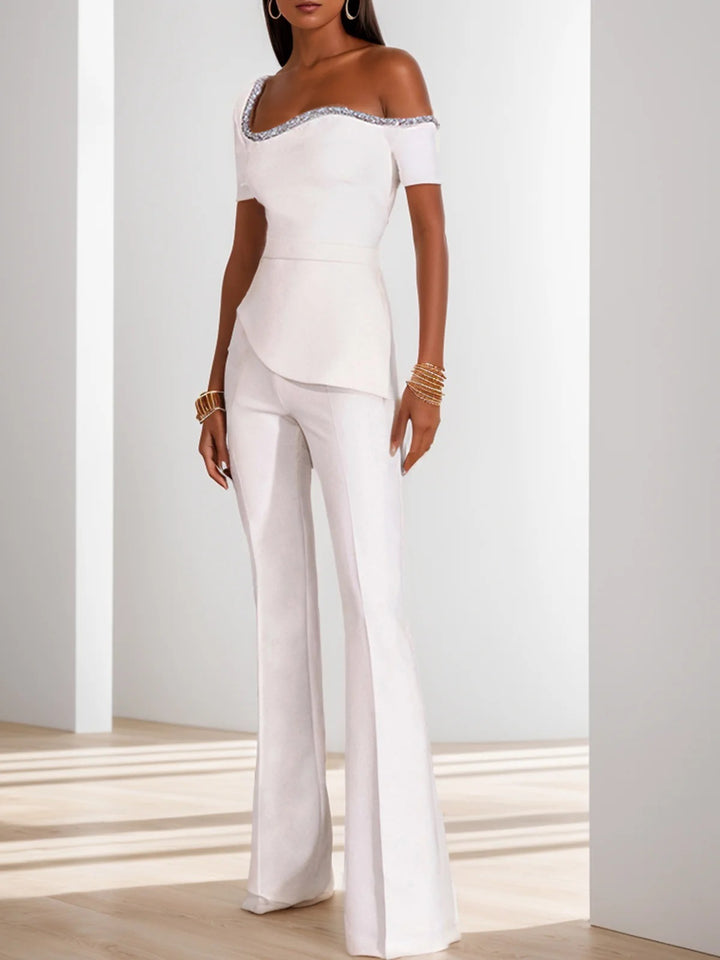 Dame off-shoulder top med raffineret flæse og elegant bukse-sæt Stilla