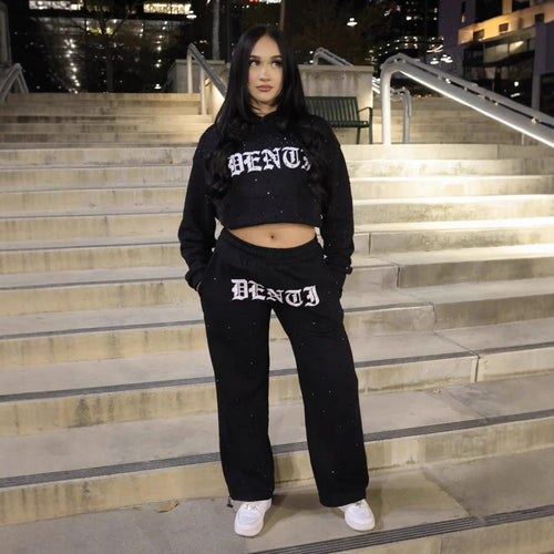 Dame nan vidde sweatbukser med stjernerallover, gothic-logoprint, elastisk talje og stiklommer Skovae