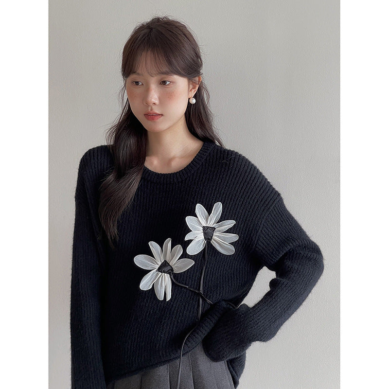 Dame strikpullover med blomsterapplikationsdesign og afslappet snit Stilla