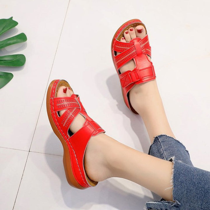 Dame sandaler med komfortable velcro-lukninger og åndbart hulmønster Stilla