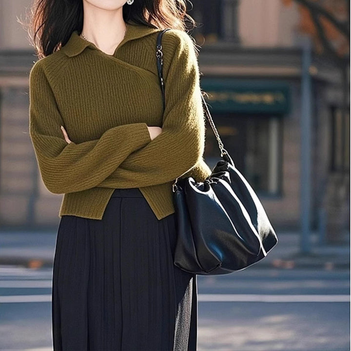 Dame elegant, figursyet strikpullover med moderne krave og bløde ærmer Stilla