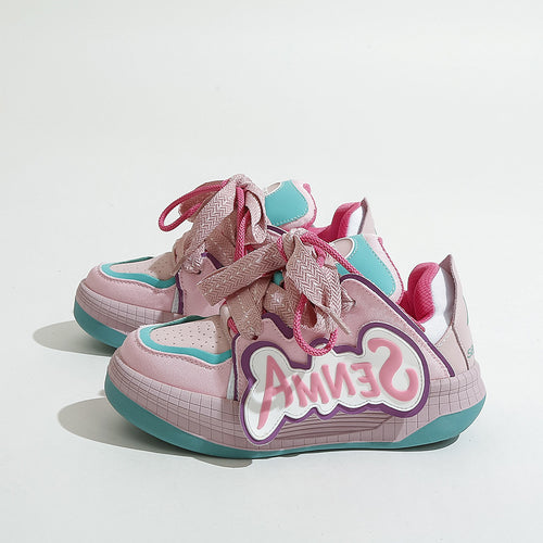 Dame Sporty Sneakers med unikt design og innovative snøringssystemer Stilla