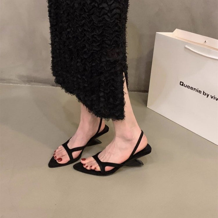 Dame Strappy Open-Toe Hælsandal med unikt design Stilla