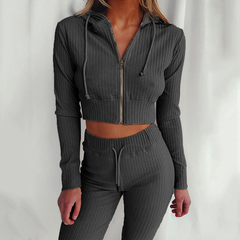 Kvinders sporty cropped hoodie sæt med fint rib design og høj bærekomfort Stilla