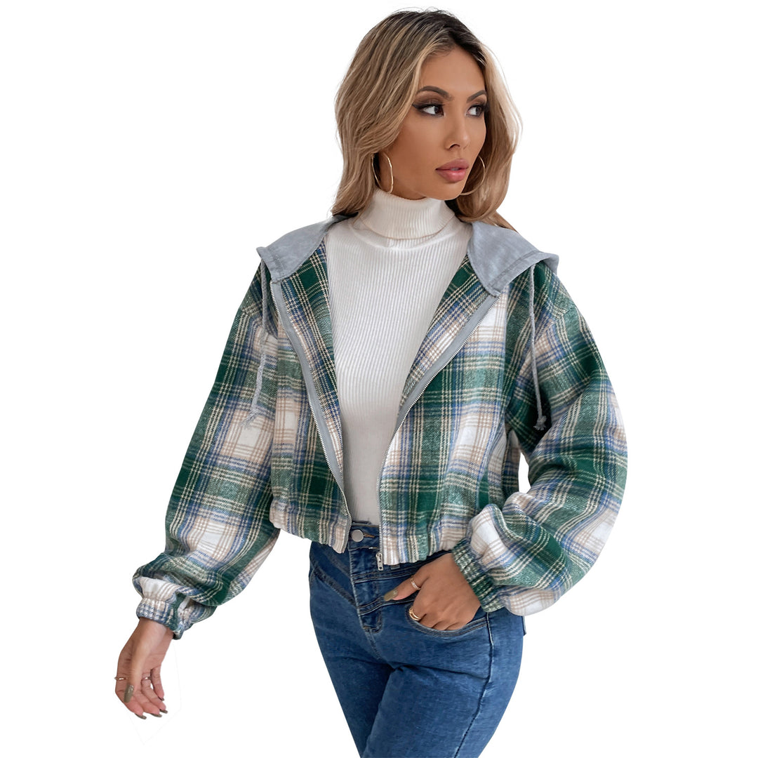 Kvindernes cropped flanneljakke med hætte og moderne ternet mønster Stilla