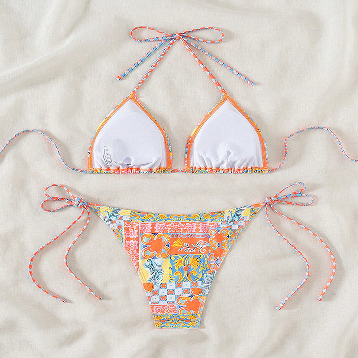 Dame triangel-bikini med legende blomsterdesign og elegante bånd