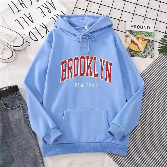 Kvinders hoodie med stilfuld Brooklyn print Skovae