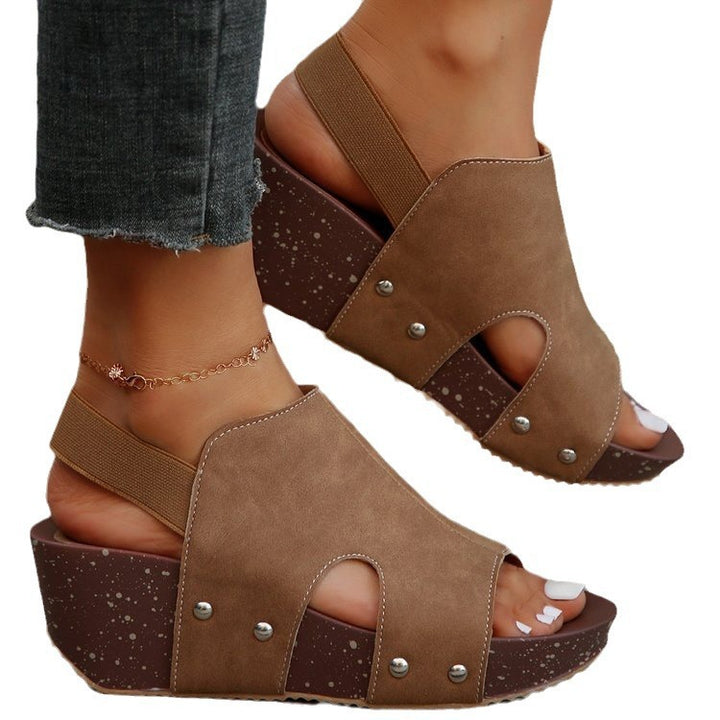 Dame wedge-sandaler med skridsikker sål og elegante detaljer Stilla
