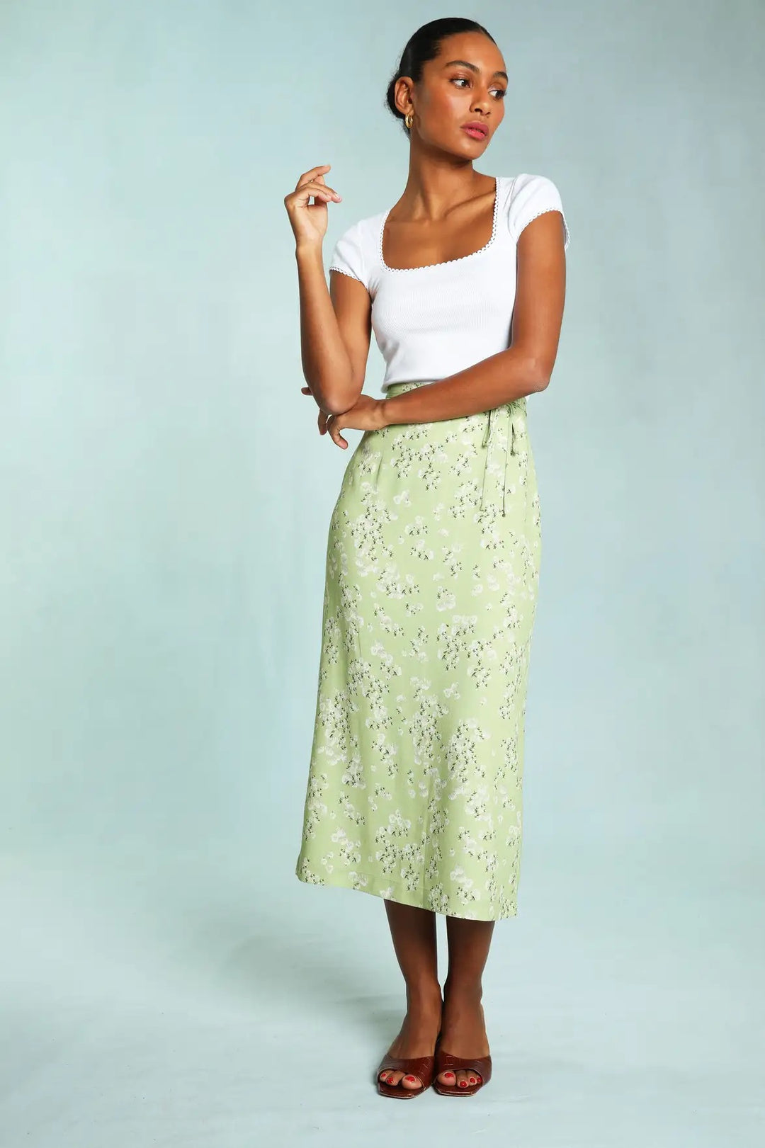 Dame Midi-nederdel med elegant blomsterprint og raffineret bindebånd Stilla