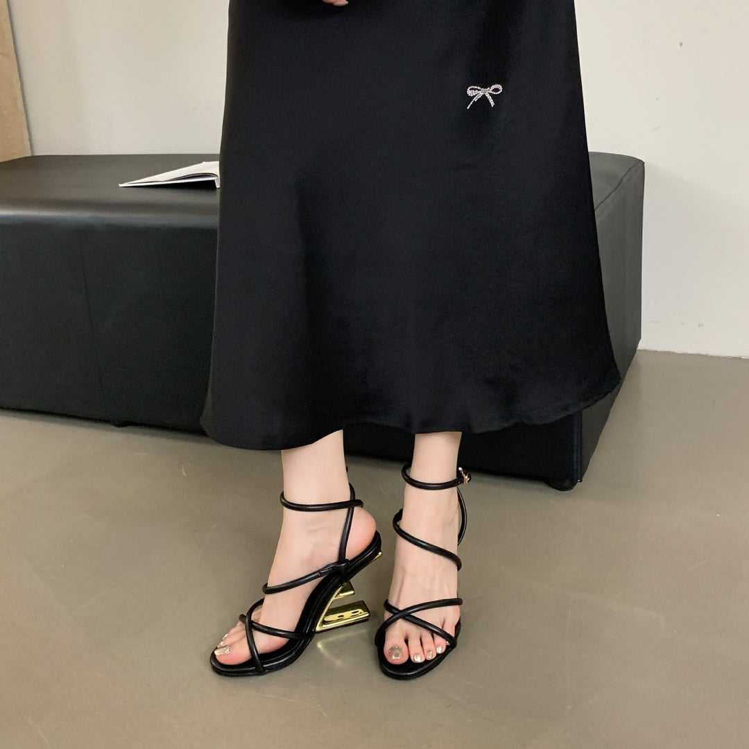 Dame elegante sandaler med moderne remme og komfortabelt fodseng Stilla