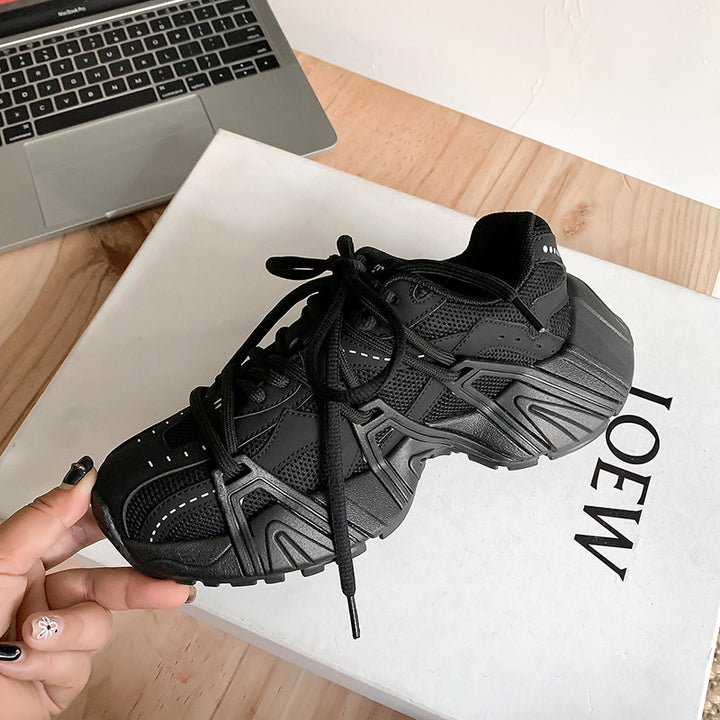 Dame moderne sneakers med åndbart mesh-overmateriale og robust design Stilla