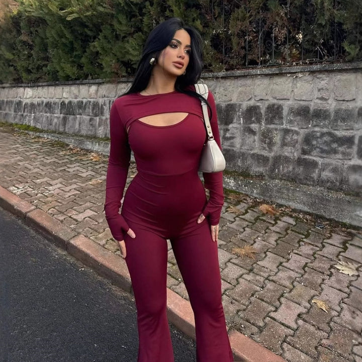 Dame figurformet jumpsuit med spændende cut-out-design og afslappet snit Stilla