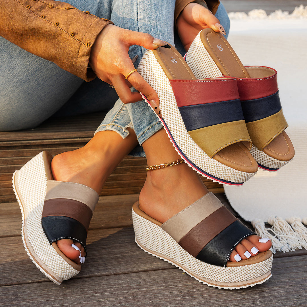 Dame nan Slip-On Plateau-Espadrille med lagdelte remme og vævet kile sål Skovae