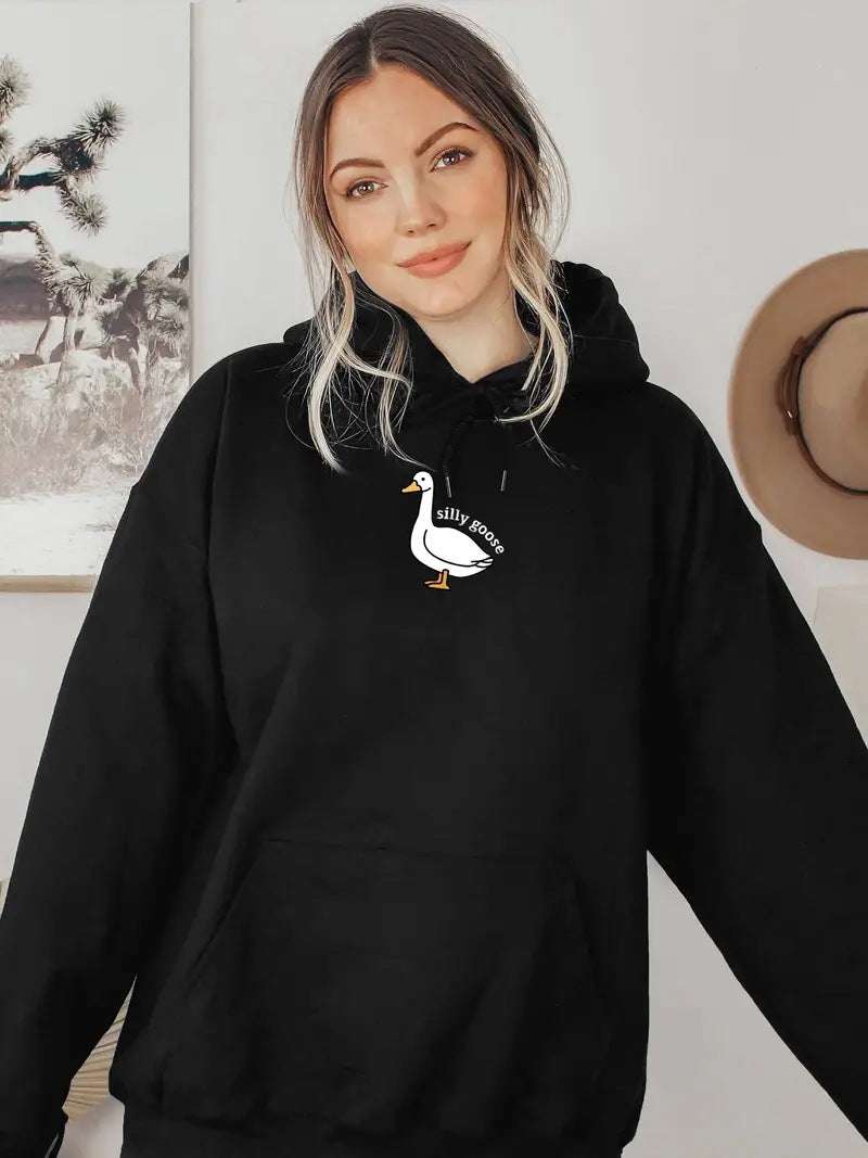 Dame hoodie med kreativ gåsemotiv og blødt fleece indeni Stilla
