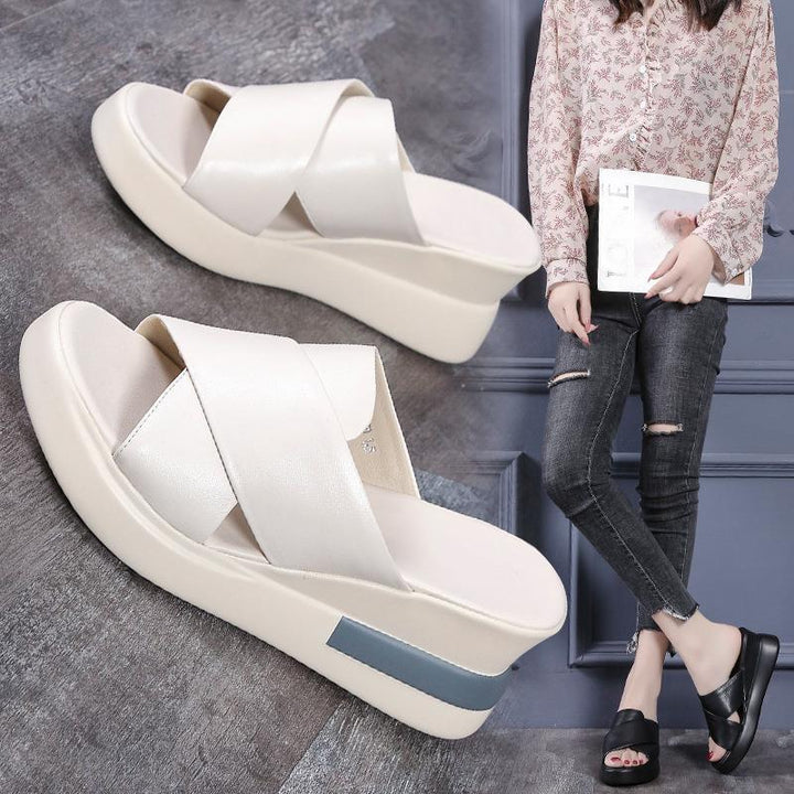 Dame Wedge-sandaler med elegant krydsrem-design og skridsikker sål Stilla