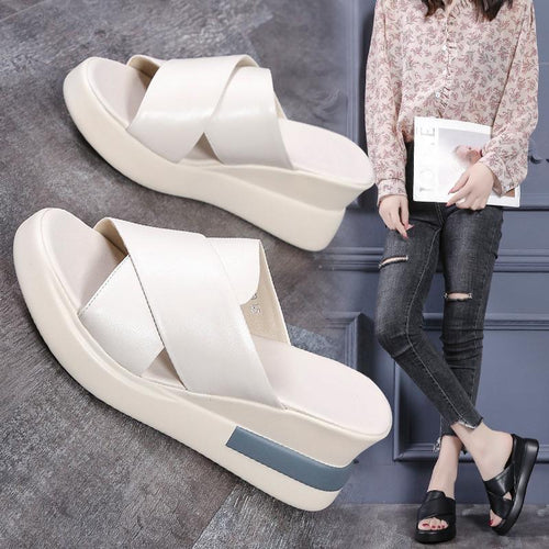 Dame Wedge-sandaler med elegant krydsrem-design og skridsikker sål Stilla