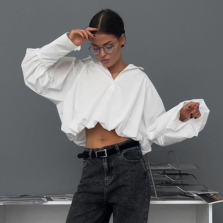 Dame Trendy Crop-Bluse med voluminøse ærmer og højt krave Stilla