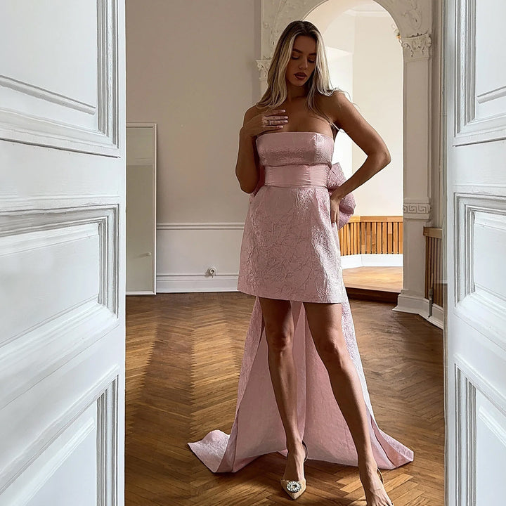 Dame Romantisk Bustier-Minikjole med asymmetrisk snit og flydende slæb Stilla
