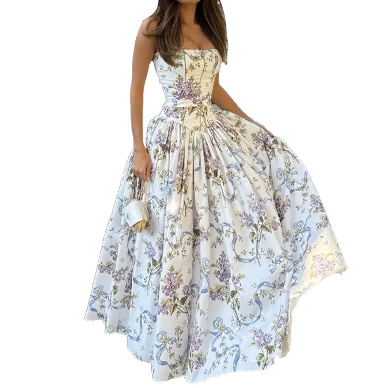 Dame Ballkjole med elegant strapless design og florale accenter Stilla