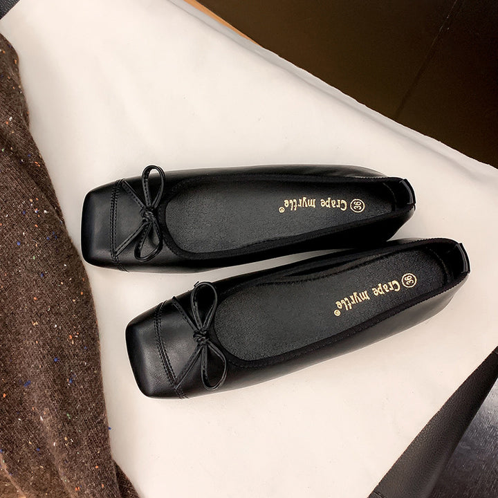 Dame ballerinas med elegant sløjfedetalje og blød lædoverflade Stilla