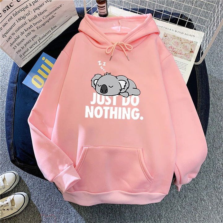 Dame hoodie med legende koala design og motiverende tekst Skovae