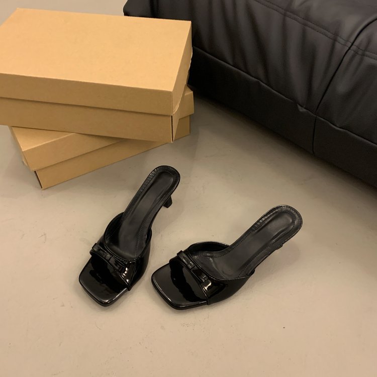 Dame Slingback-sandaler med elegant remdesign og komfortabel blokhæl Stilla