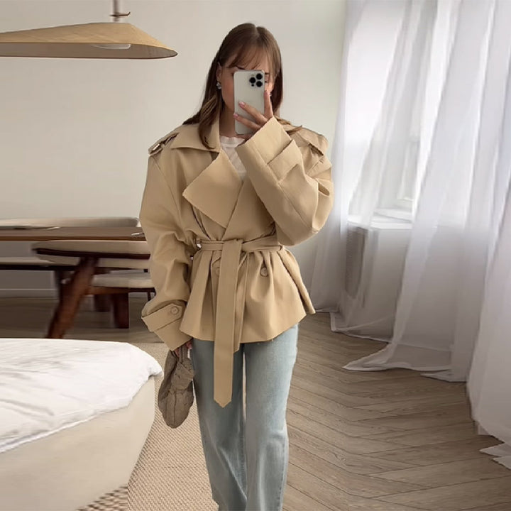 Kvinders Elegant Trench Coat med Bælte og Bred Krave Stilla