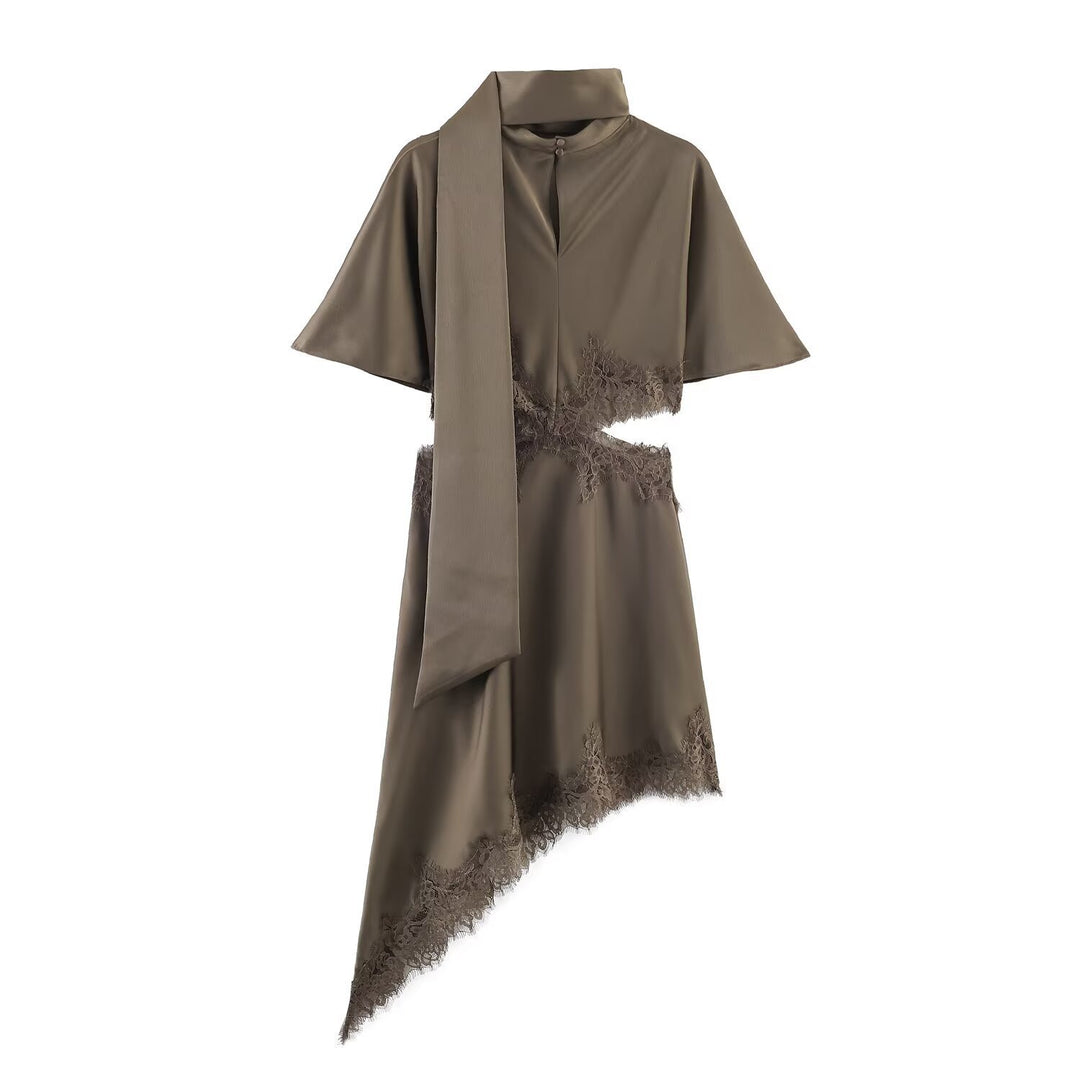 Dame omslag kjole med elegant asymmetrisk snit og delikat spidser embellishment Skovae