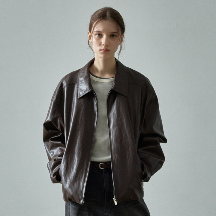 Dame læderjakke i afslappet oversized-stil med moderne detaljer Stilla