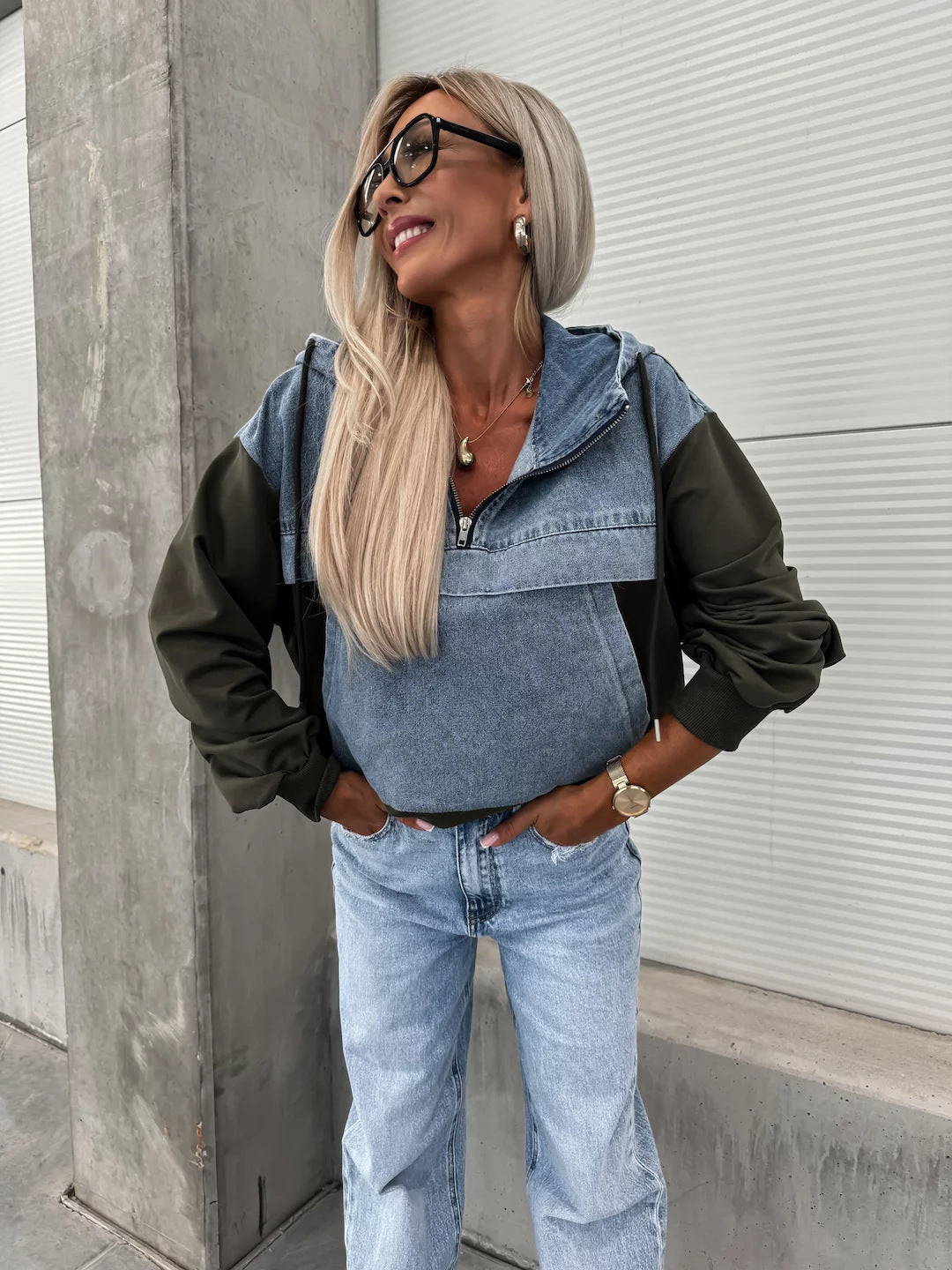 Damer afslappet denim-hættebluse med hætte og kontrasterende ærmer Stilla