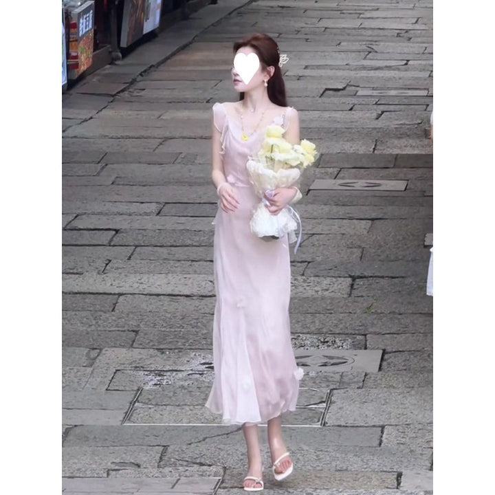 Femme Elegante Lang Slipkjole med Floralpynt Stilla