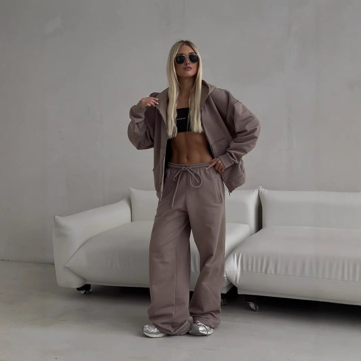 Women's comfortable oversized hoodie and loose jogger pants set Skovae