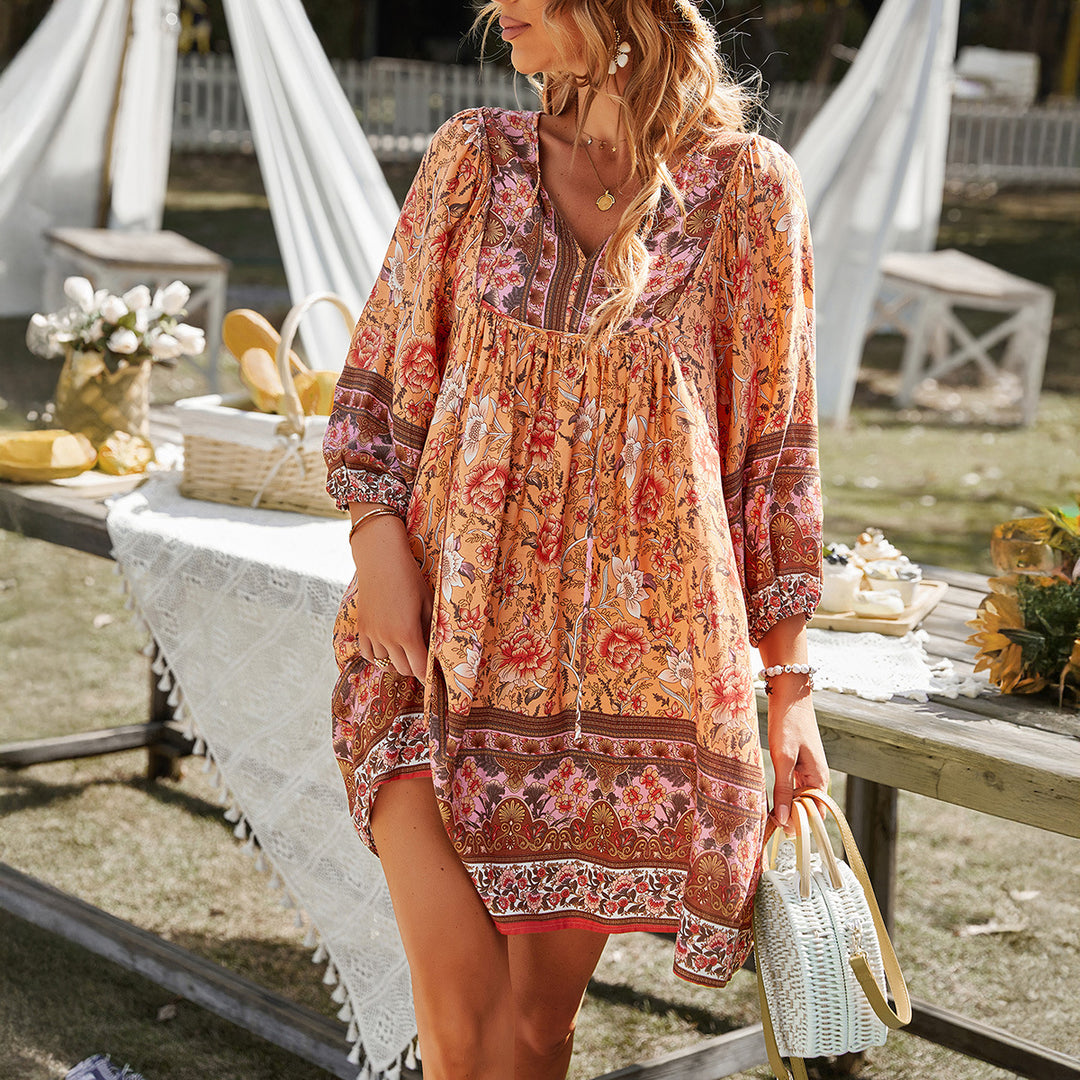 Dame Bohemian-stil kjole med blomsterdesign og detaljeret broderi Stilla
